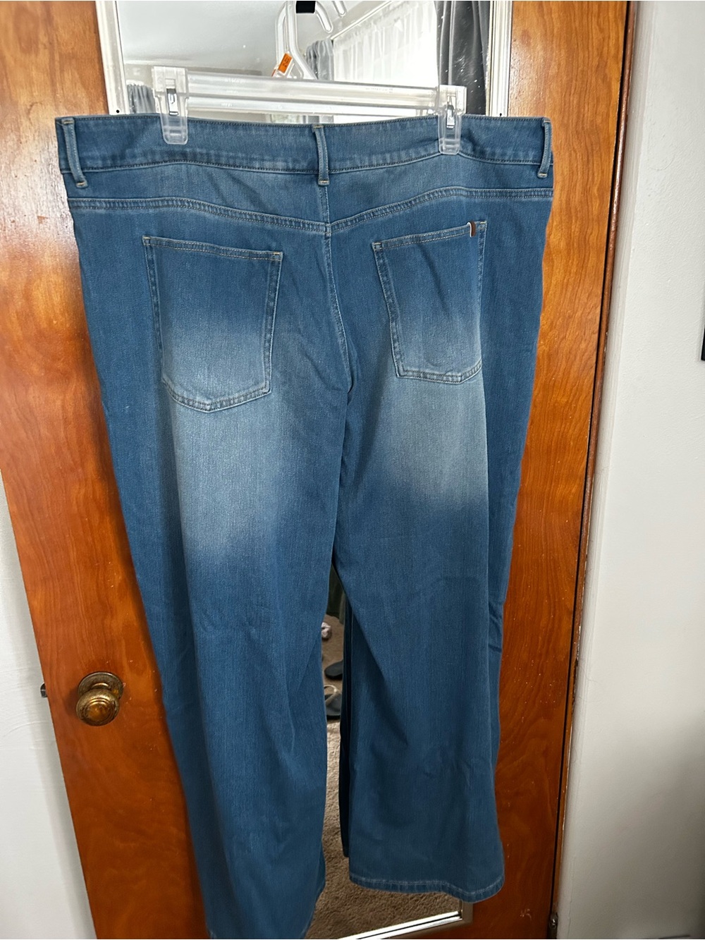 HALARA Women's Wide-Leg Jeans in Medium Blue Wash - Picture 5 of 5